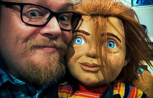 Two Shot of Storyboard artist Raymond K. Johansen and Chucky on the Norwegian premiere of the remake of Childs Play from MGM.
